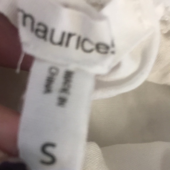 Sweet feminine cold shoulder top - Picture 4 of 4